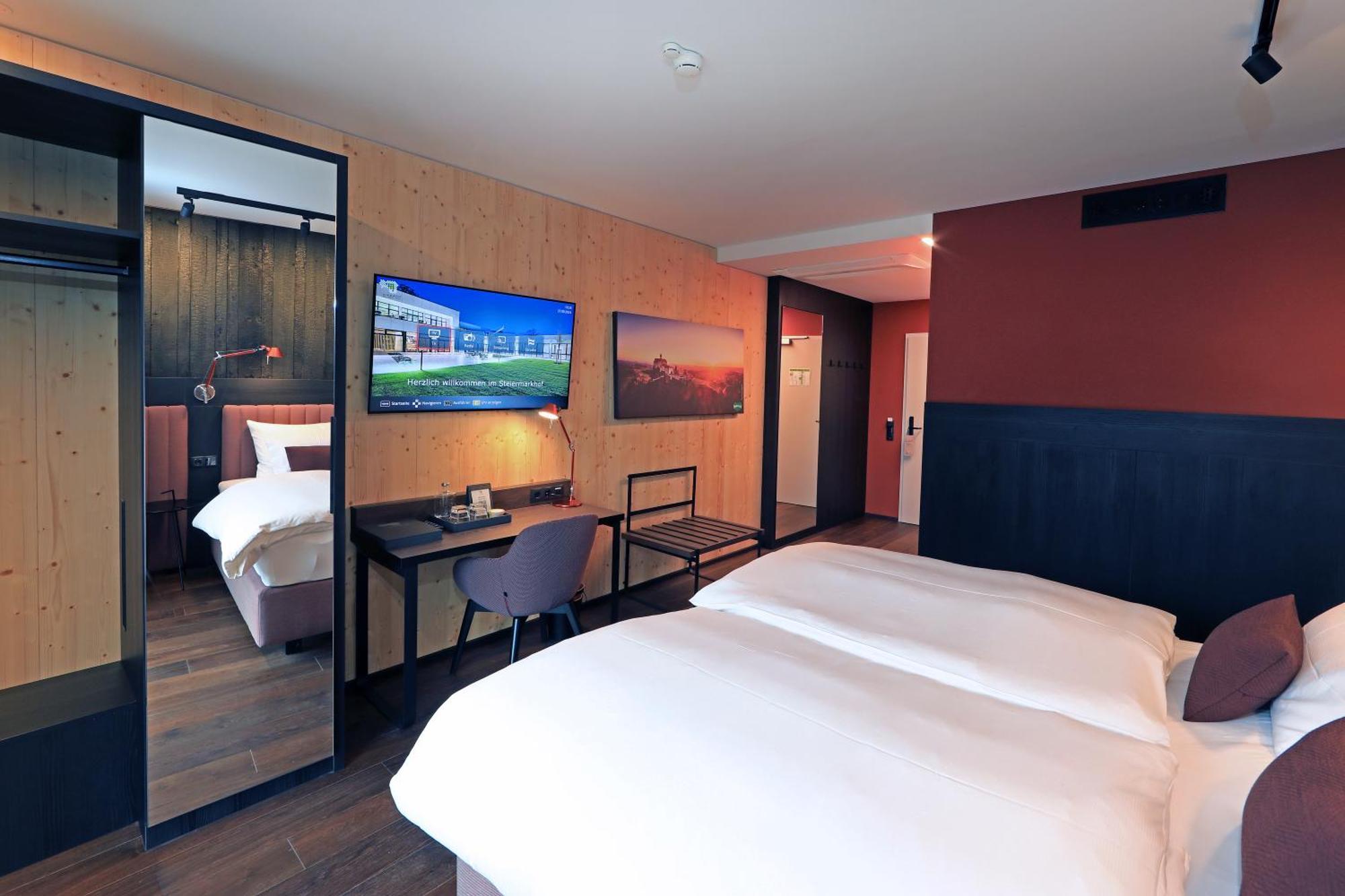 Hotel Steiermarkhof Graz - Aus Holz Gebaut, Von Huegeln Gekuesst Dış mekan fotoğraf